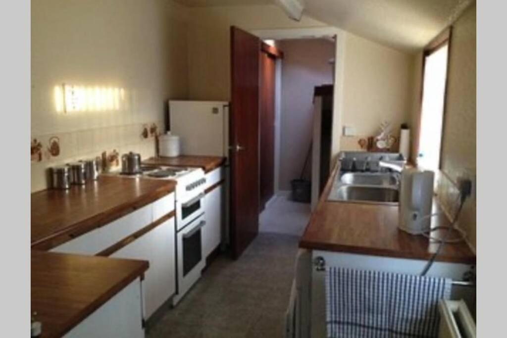 Preston Villa, Spacious Ground Floor Apartment